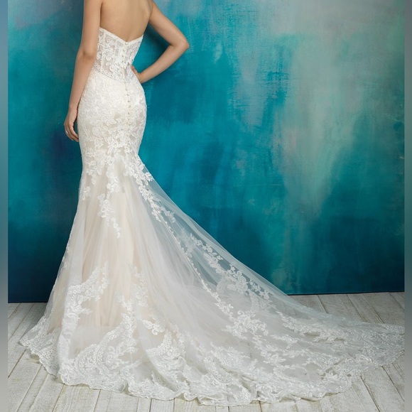 BNWOT 👰🏻‍♀️Allure Bridals Dress - NO alterations! 🤍 - Picture 2 of 6